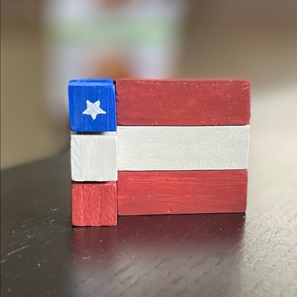 ✨ Flag Tiered Tray Decor Bundle! ✨ - Picture 13 of 15